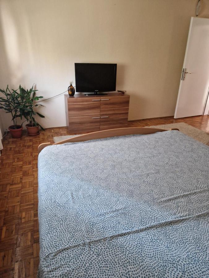 Guesthouse Irac توزلا المظهر الخارجي الصورة