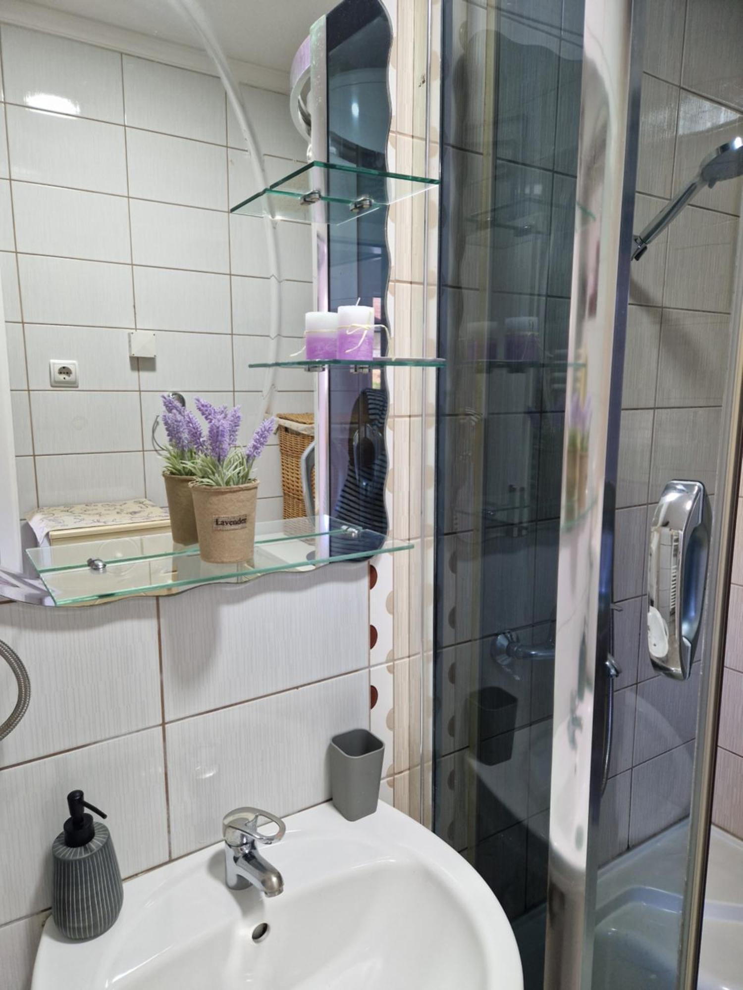 Guesthouse Irac توزلا المظهر الخارجي الصورة