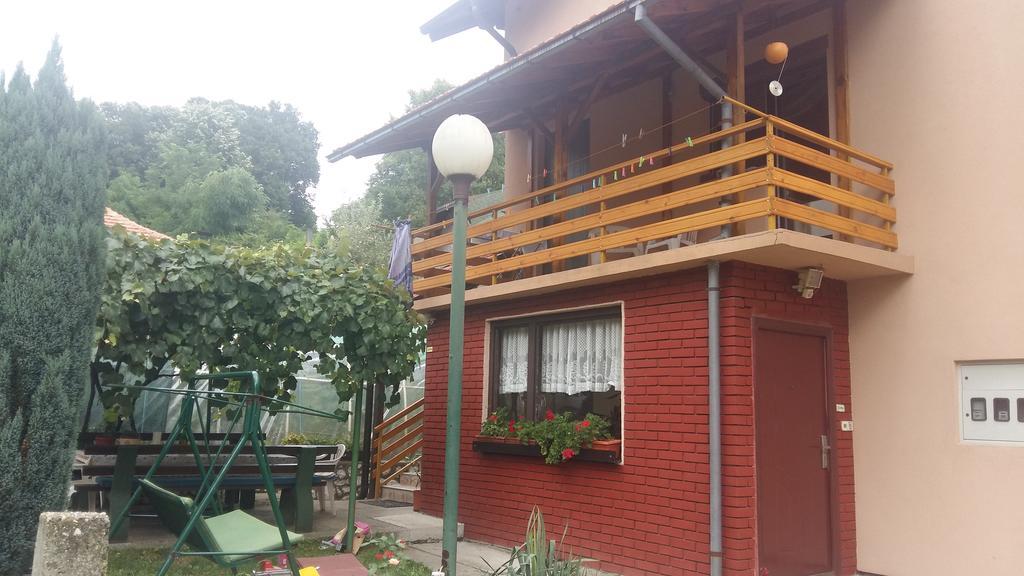 Guesthouse Irac توزلا المظهر الخارجي الصورة