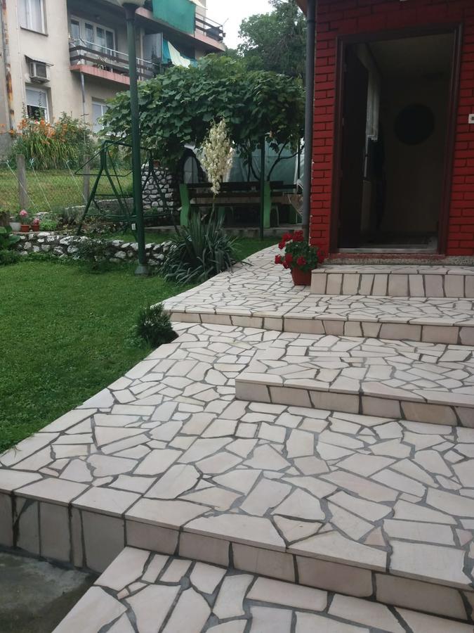 Guesthouse Irac توزلا المظهر الخارجي الصورة
